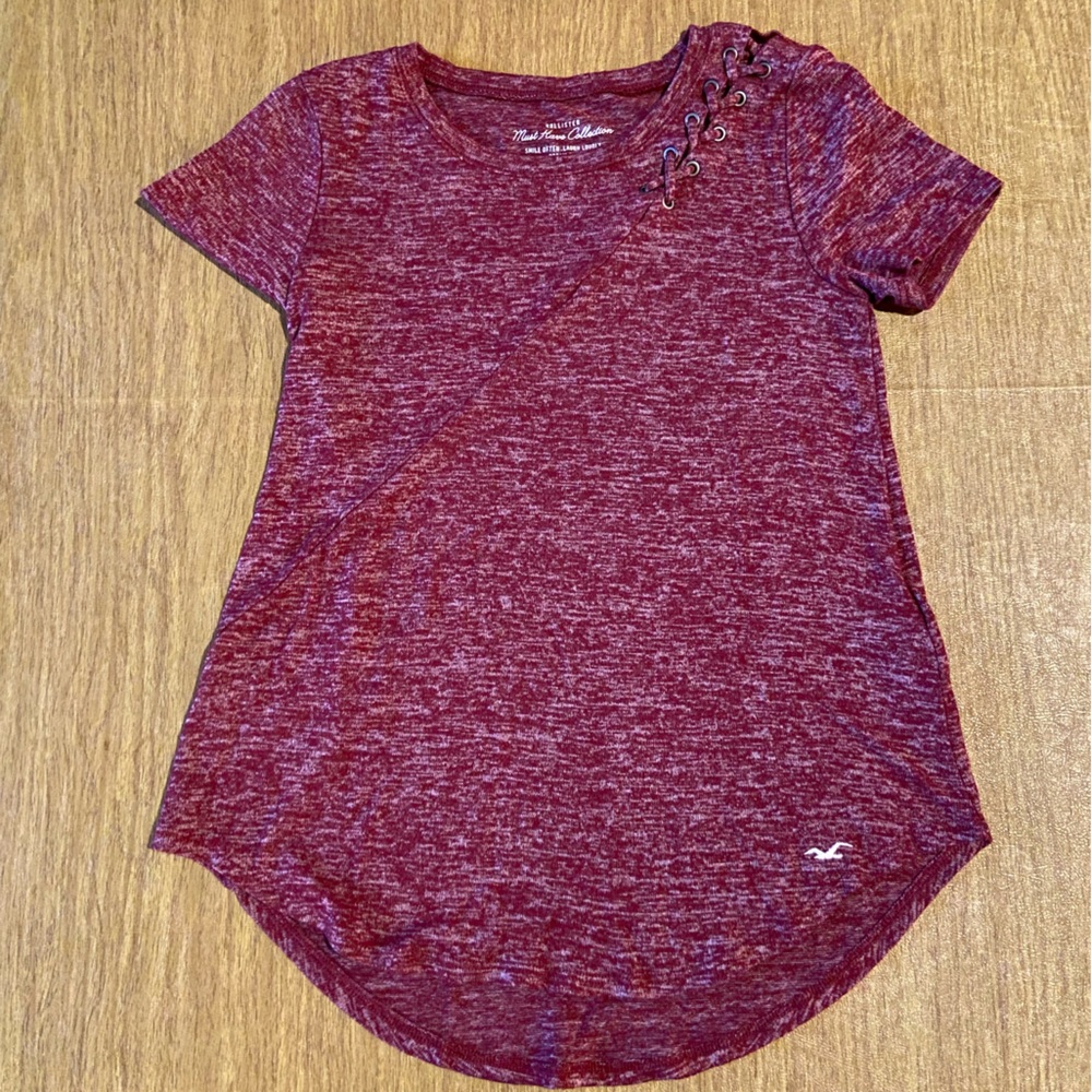 Hollister Maroon Cross Tie Short Sleeve Tee